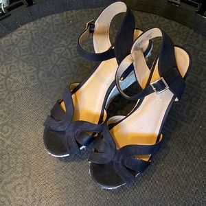 American Eagle black suede jute wedgies